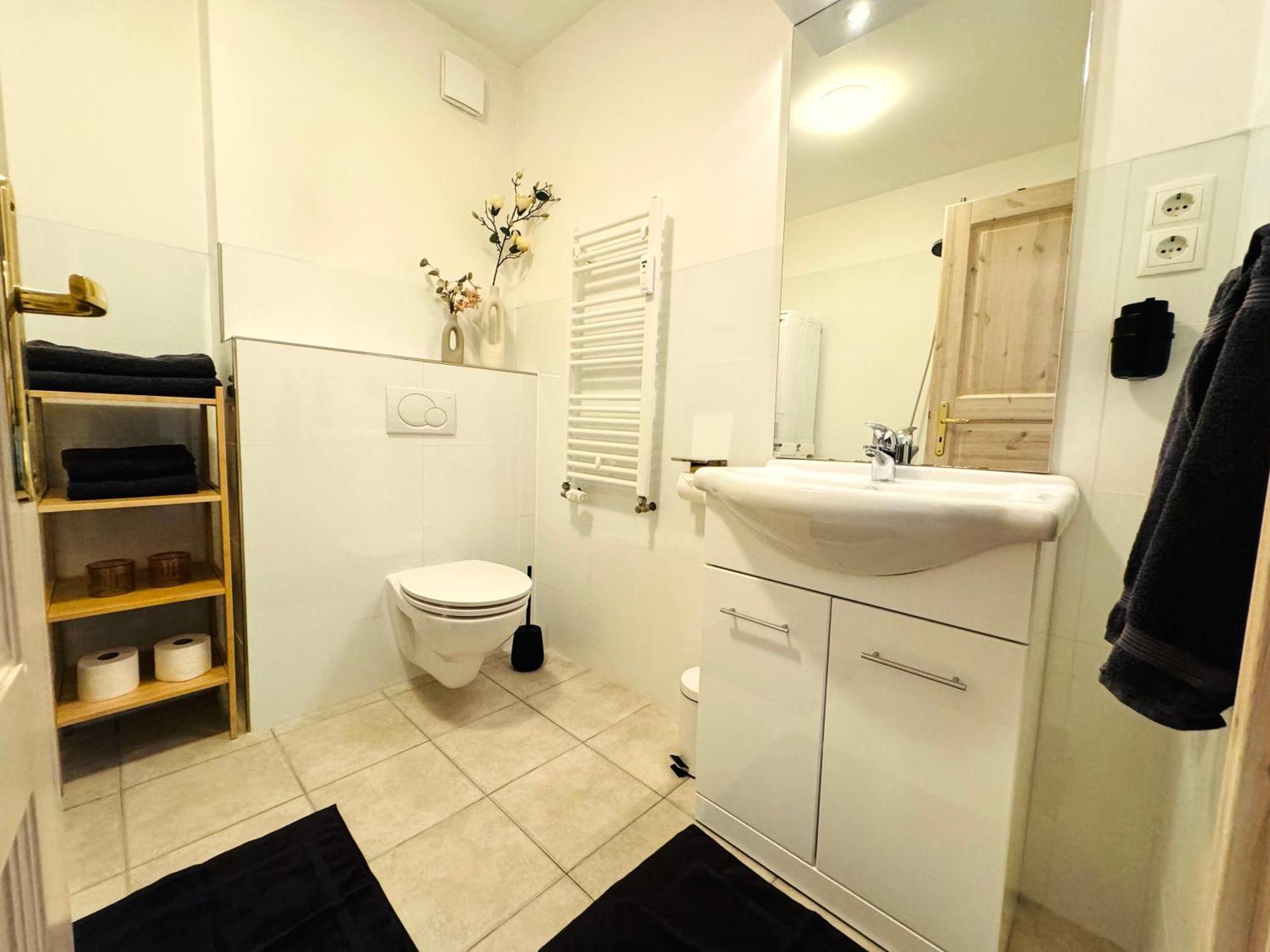 Superhosts Zentrum - Parkplatz - Badewanne - Netflix - Kaffee BRE Esterno foto